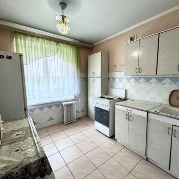 Симона Петлюри вул. (), 34