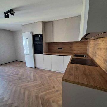 квартира двокімнатна з ремонтом технікою меблями