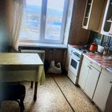 Продам 2 ком. кв. на Молодогвардейской (недалеко от Солнечного ж/м)