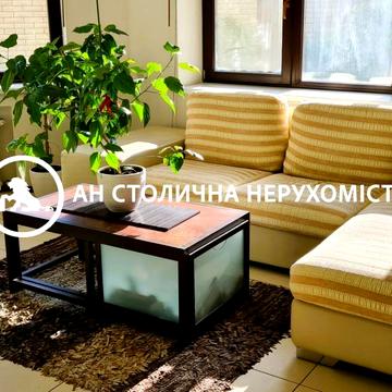 Добрий Шлях вул., 19