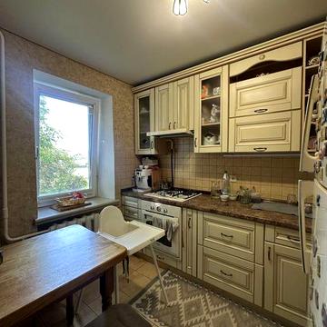 Продається 2 х кімнатна квартира по вул Конякіна