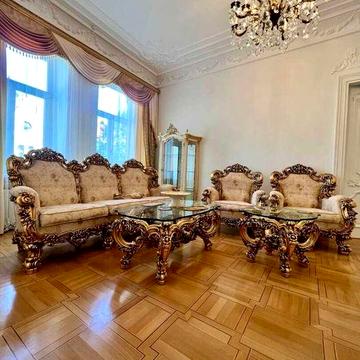 Продаж представницької квартири на вул. Парковій