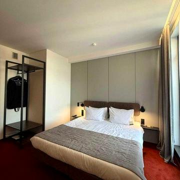 Продаж апартаментів з ремонтом у Lev Lifestyle Hotel за адресою: м. Львів, вул. Шевченка, 73.