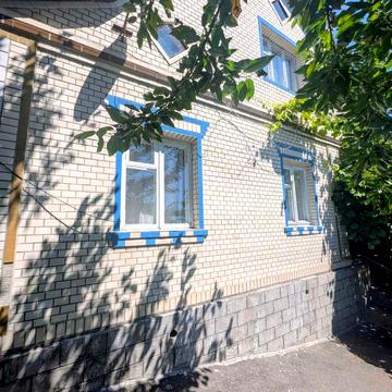 Продається добротний затишний будинок