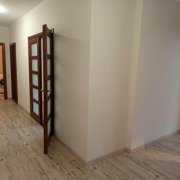 Продається двокімнатна квартира з лоджією
