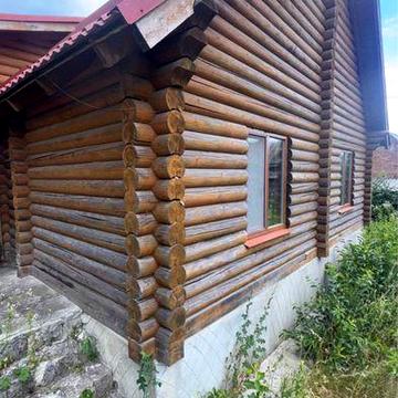 Будинок з карпатського зрубу