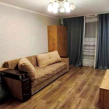 Затишна, гарна 1К квартира на Братиславській 22. Газ.