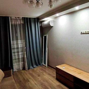 Затишна, гарна 1К квартира на Братиславській 22. Газ.