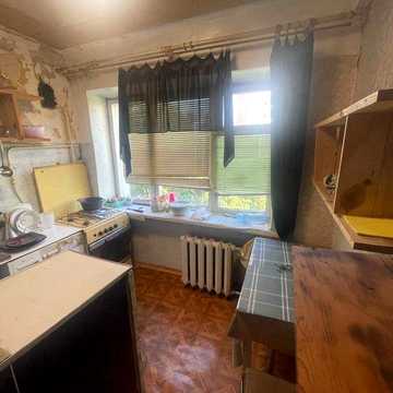 Продам 1к не гостінка Волинська 15