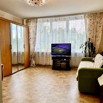 Власник 2 поверх Два санвузли ЖК Олени Пчілки, 2