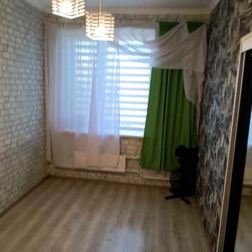 Продається однокімнатна квартира/кімната без кухні в м. Бердичів, Центр міста .