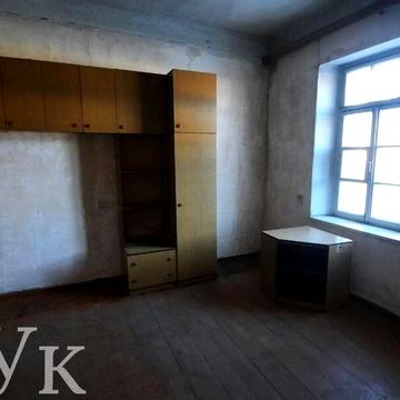 Продам квартиру з земельною ділянкою в центрі м. Ківерці