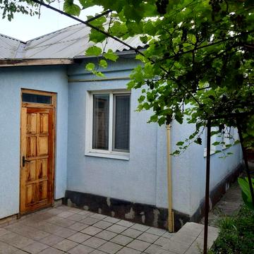 Продається будинок у районі залізничного ринку в м.Ізюм. Сертифікат розглядається.