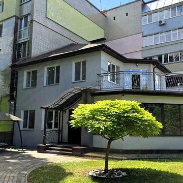 Продаж 2 поверхового будинку 188 м² ділянка 2 сотки на вул. Юрія Глібка 15А біля Софіївського парку, м. Умань