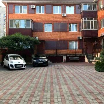 Продам 4-кімнатну дворівневу квартиру з автономним опаленням .
