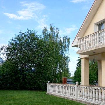 Будинок, де починається інше життя — тиша, природа та справжній комфорт поряд із Києвом