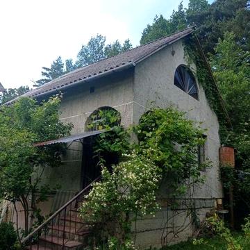 Дача, земельна ділянка