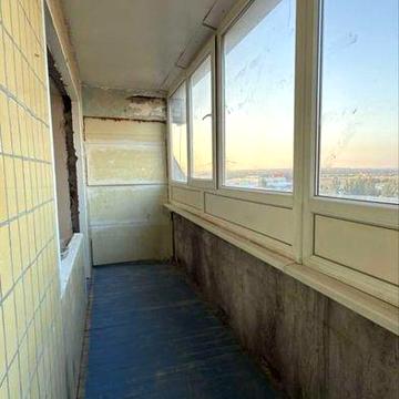 Продам 1к квартиру 43.4 м², вул. Березинська 25. Караван