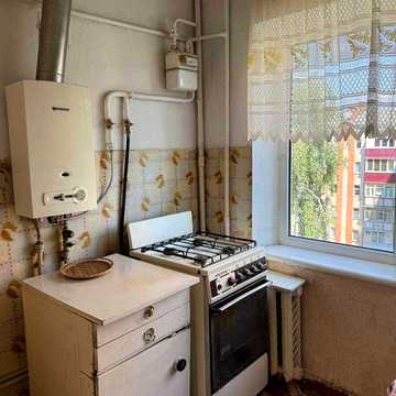 Продаж 3-к. квартири на Виставці