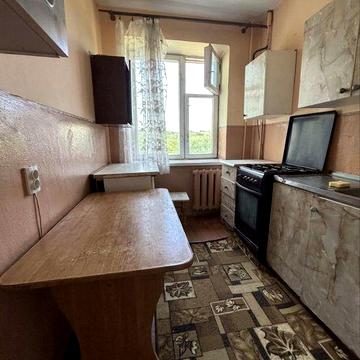 Оренда 2х кімнатної, КОМАРОВА - ПАРКОВИЙ ПРОЇЗД, РОЗДІЛЬНІ КІМНАТИ, є МЕБЛІ та ТЕХНІКА, засклений балкон, вільна!