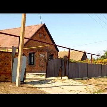 Продаж будинку в смт Томаківка.