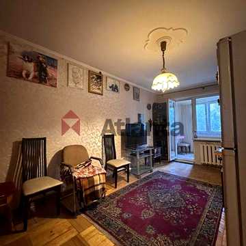 Продається простора 4-кімнатна квартира на вулиці Марш.Малиновського.