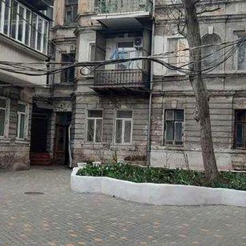 Продам 3-х комнатную квартиру р-н Нового Базара