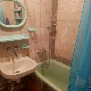 Продам 1 комнатная квартира Залютино двухбалконка. Экв. 22500 у.е.