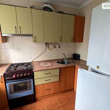 Довгострокова оренда 2к Квартира Дорошенка Петра вулиця