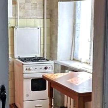 Продається  2-к кварт , 3/5, 45 М2, Науки 35, метро Деміївська
