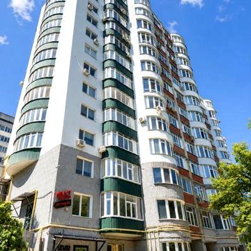 Унікальна 2-кімнатна квартира в самому центрі міста з видом на парк