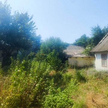 Будинок , їх 2, на ділянці 3,5 с.р-н вул.Чорноморська.