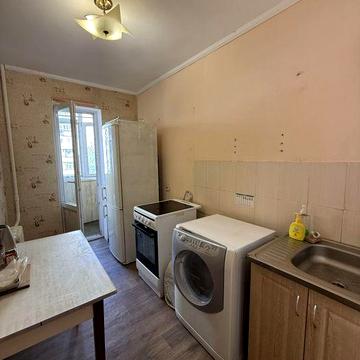 Продам 2 ком.кв Бульвар Строитей на комфортном 3 этаже