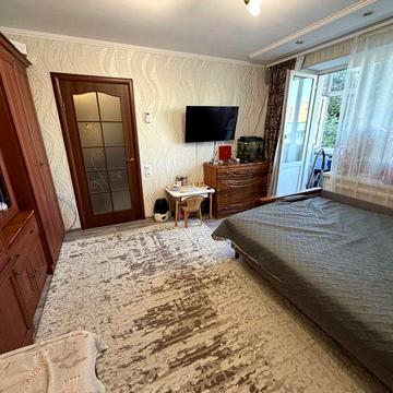 Затишна 1-к квартира з ремонтом  (р-н Керченської)