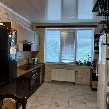 Чотирикімнатна квартира в сучасному ЖК