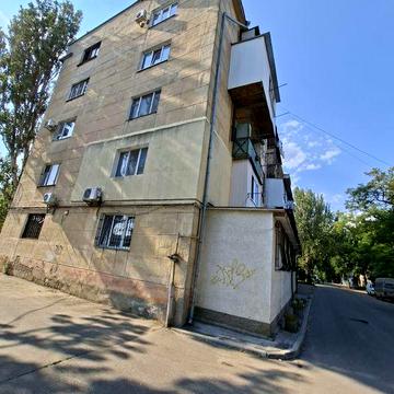 Продам двухкомнатную на Фабричной
