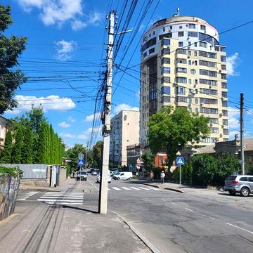 Оренда 2кв +студiя Центр С..Бандери