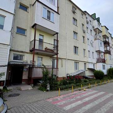 Вільна для оренди 2-кімнатна квартира на вул. Хотинській. Новобудова.