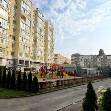Продам двокімнатну квартиру Перемоги 119А
