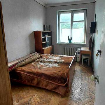 Продаж 3 кімнатної Сталінки ЦЕНТР ( Євідновлення  )