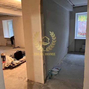 Продаж 3-к квартири з окремим входом, біля метро Сирець. Можлива оренда з правом викупа.