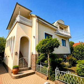 Будинок 270 м²