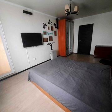 Продаж 3 кімнатна квартира в центрі міста по вул Бизова