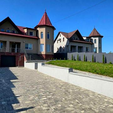 Здається РОЗКІШНИЙ будинок з 2 БАСЕЙНАМИ, САУНОЮ, BBQ-зоною, ГАРАЖЕМ і власним подвір’ям