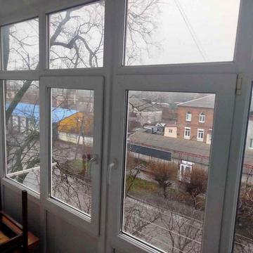 Світла та затишна квартира у центрі Помічної