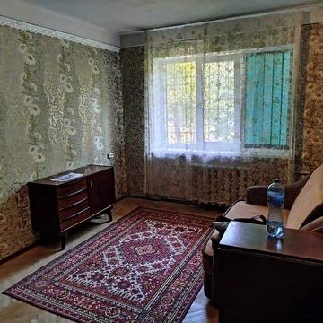 Сдаеться гарна 2 х кімнатна Дарницька площа ,пр-т Соборності 1б