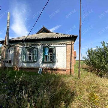 Будинок з великою ділянкою біля лісу!