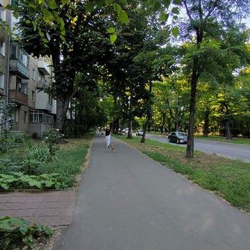Квартира напротив парка Твена, в кирпичном доме