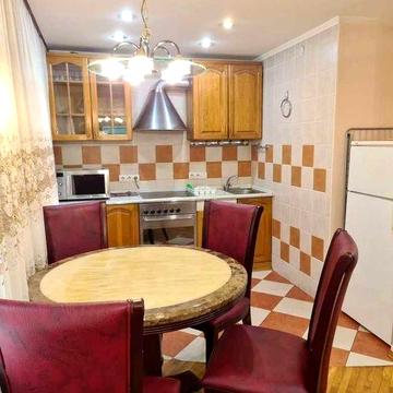 Оренда двокімнатної квартири, Вулиця Воскресенська,  12