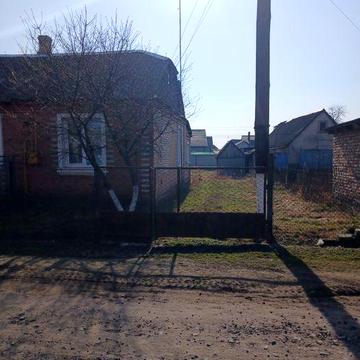 Продам половину будинку у м.Рожище Луцького району.